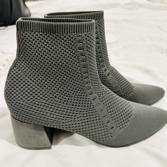 Eileen Fisher “Honey” stretch knit bootie, size 8.5 - Picture 2 of 6